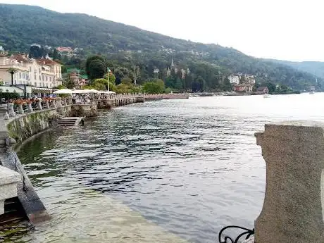 Photo de Lungolago Di Baveno