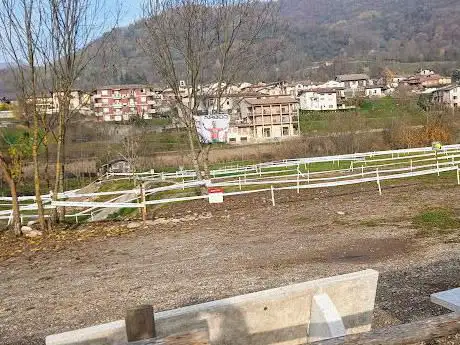 Photo de Il cimitero più bello é a Sabbio Chiese.