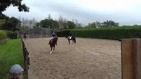 Photo de Centaur Trust  Earlsway Farm