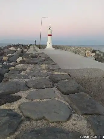 Photo de Yumurtalik İskele Feneri