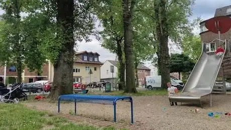 Photo de Spielplatz Königgrätzer Straße