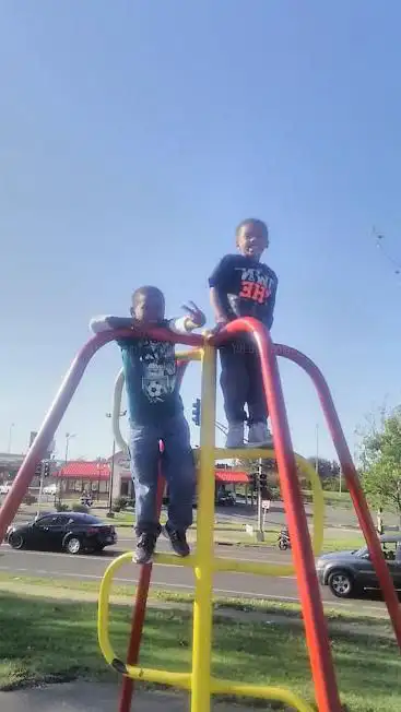 Minnie Wood Memorial Square