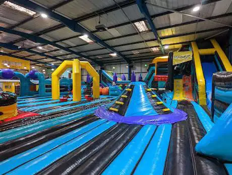 Photo de Jumpin Fun Inflatable Park Rochester