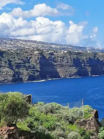 Photo de Camino a la Playa El Bollullo
