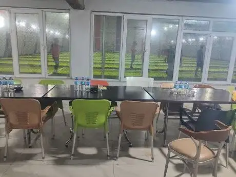 Photo de Yanar halı saha