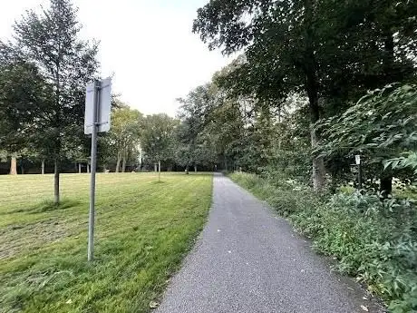 Photo de Baumpfad Brehm-Insel Werden