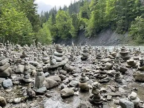 Photo de Ufer der Steinmännchen