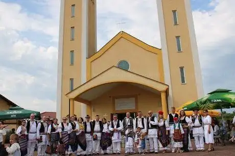Photo de Church of Saints Peter and Paul
