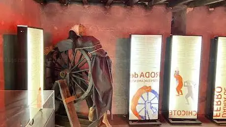 Photo de Castle Torture Museum