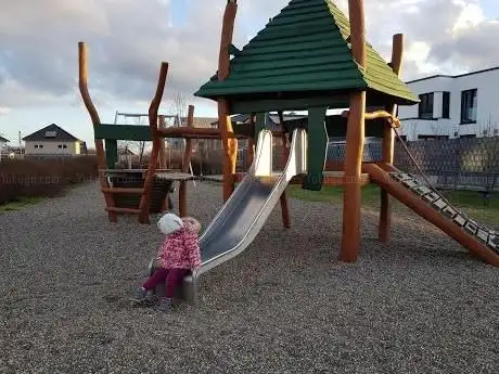 Photo de Spielplatz Sonnenblumenweg