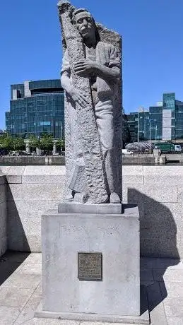 Photo de Irish Seaman's National Memorial (1990) by Niall Montgomery