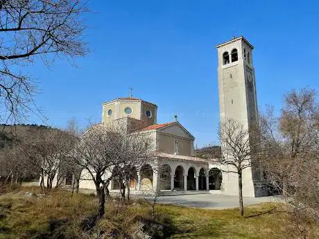 Photo de Church of St. John the Baptist