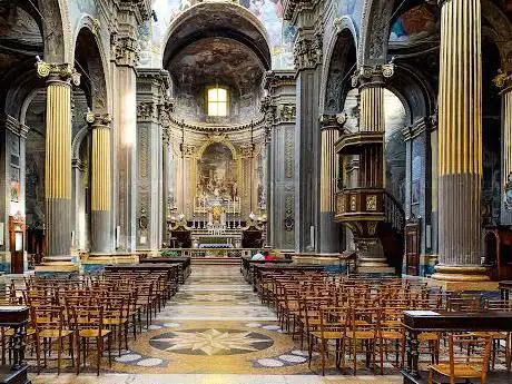 Photo de Basilique Santi Bartolomeo e Gaetano