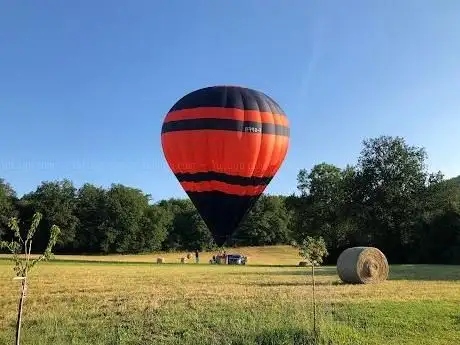 Photo de Vol en montgolfière Périgord - Vol en Ballon intimiste en Dordogne