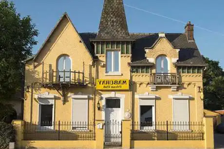 Photo de Mãbuhãy Privaat Club