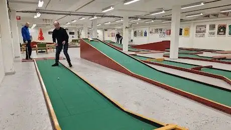 Photo de Borås Minigolfklubb BORÅSHALLEN
