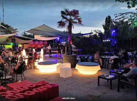 Photo de Camana Club Summer Garden