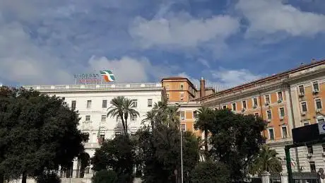 Photo de Piazza della Croce Rossa