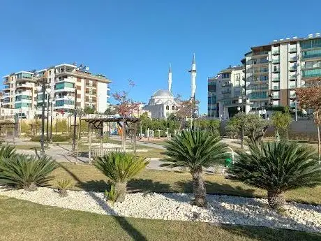 Photo de Süleyman Süral Parkı