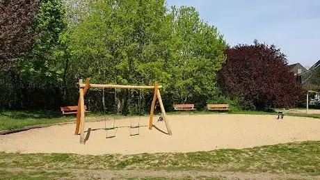 Photo de Spielplatz Baumhaselring