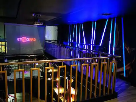 Photo de Bardots Karaoke Bar