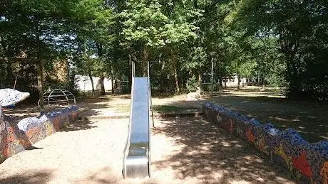 Photo de Spielplatz Carl-Friedrich-Gauß Straße