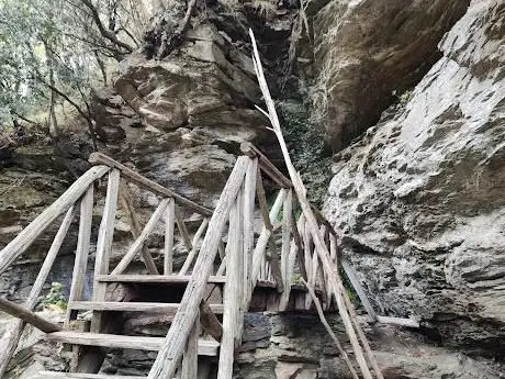 Photo de Riparo sotto roccia
