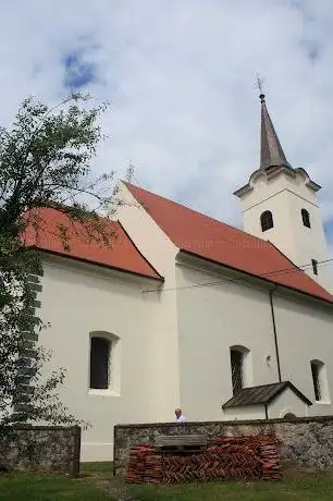 Photo de Church of the St. John the Baptist