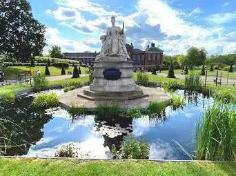 Photo de Queen Victoria Statue