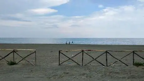 Photo de Spiaggia di Marinella