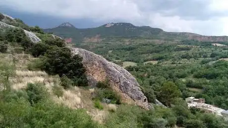 Photo de Fuente y antiguo lavadero de Arén
