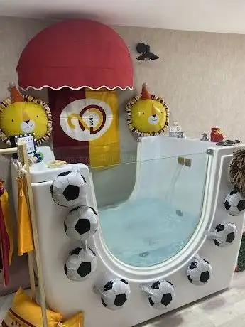 Photo de Tiny bubbles baby spa