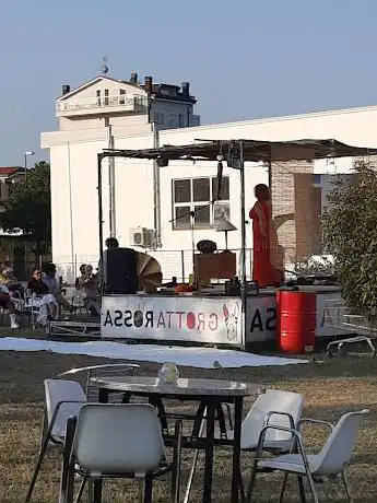 Photo de Grotta Rossa Spazio Pubblico Autogestito