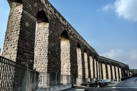 Photo de Magra El Oyoun aqueduct (Fum al Khalig)