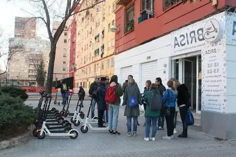 Photo de Guided e-Scooter Tours in Valencia on the best tourist routes