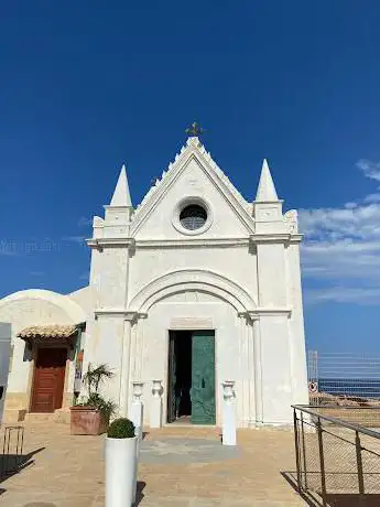 Photo de Santuario della Madonna di Capo Colonna