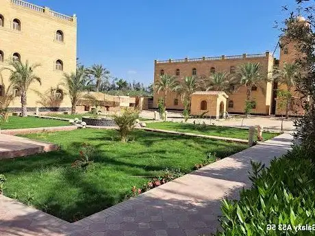 Photo de دير الأمير تادرس الشطبي والقوي القديس الأنبا موسي بسرابيوم
