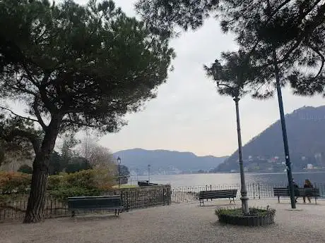 Photo de Lungolago di Cernobbio