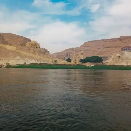 Photo de دير الشهيد العظيم الأمير تادرس الشطبى للرهبان بجبل بنى شقير ايبارشية منفلوط و توابعها