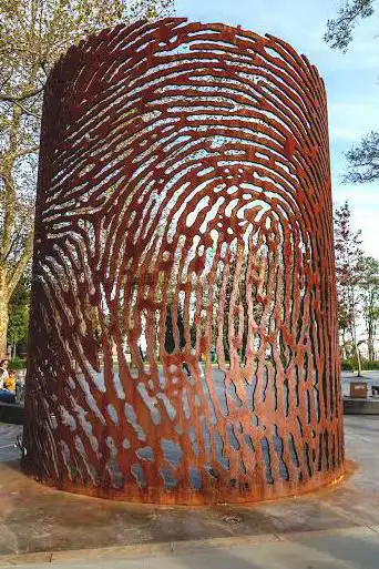 Photo de Fingerprint Sculpture