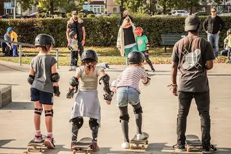 Photo de Skates & Ladders Skateboarding Lessons - London