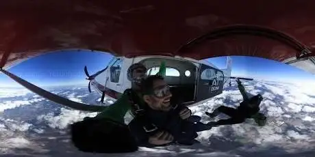 Photo de Saltamos Village | Skydiving Center