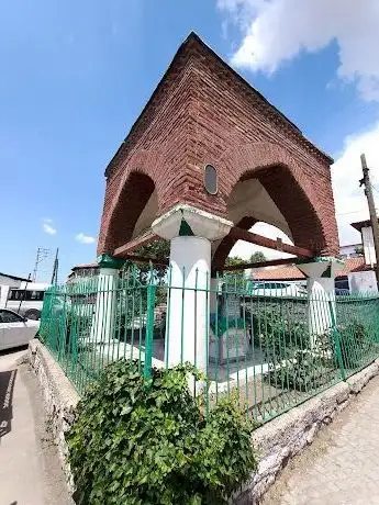 Photo de Kesikbaş (Felekeddin  Hacı Arap) Türbesi