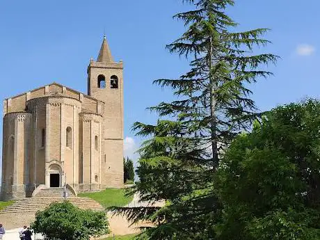 Photo de Chiesa di Santa Maria della Rocca