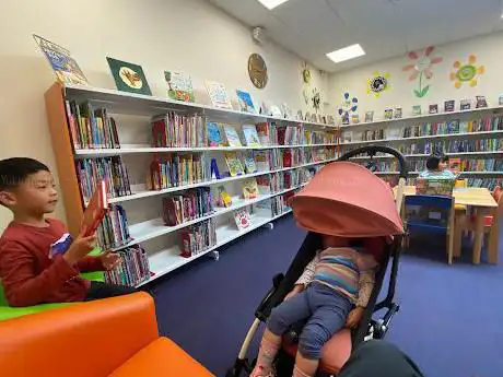 Photo de Cheadle Hulme Library