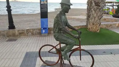Photo de Monumento a José Sazatornil