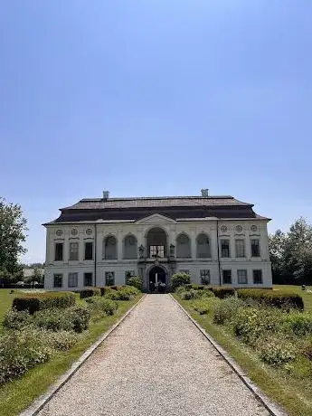 Photo de Jagdmuseum Schloß Hohenbrunn