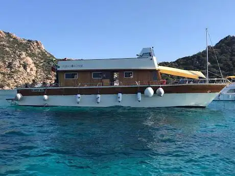 Photo de Rocca Corsa Motor Yacht con Skipper. Forio Ischia