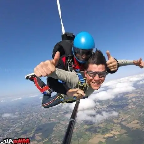 Photo de Mike-Air-Parachutisme  saut en parachute à La Roche Sur Yon
