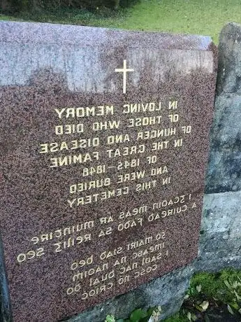 Photo de Famine Graveyard